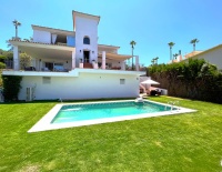 PRECIOSA VILLA DE LUJO CON GRAN PARCELA Y PISCINA PRIVADA. SOTOGRANDE ALTO