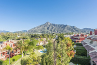 Marbella Golden Mile - Arco Iris