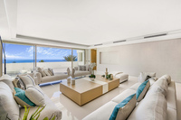 Marbella - Puerto Banus - Gray D'Albion